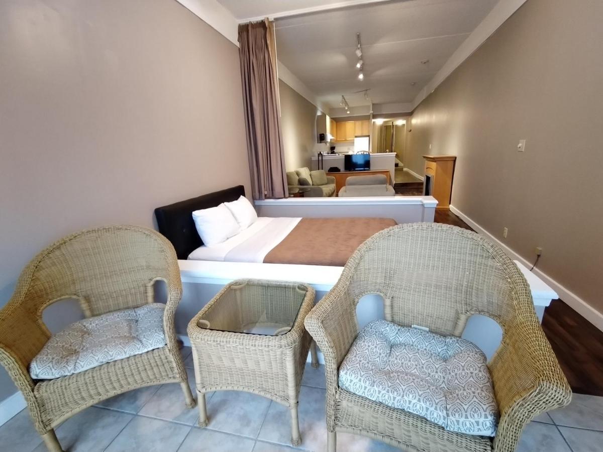 Royal Harbour Resort Thornbury Экстерьер фото